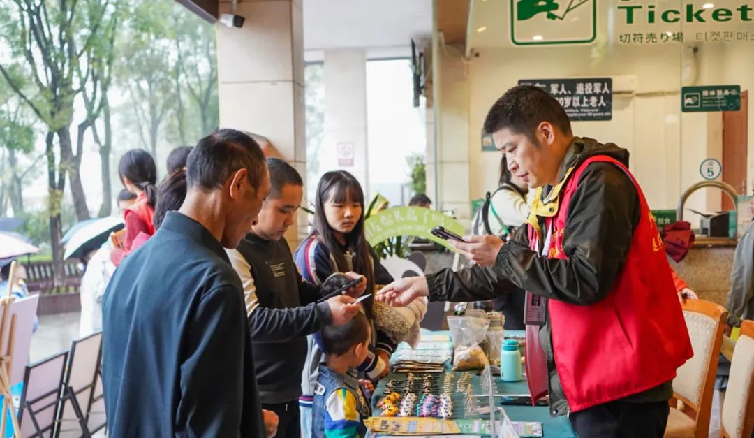 1728386794433550usc3.jpg 碧峰峽志愿者.jpg